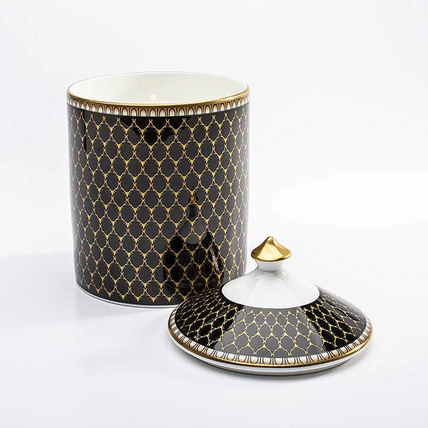 Halcyon Days Candles*Antler Trellis Black Oud Lidded Candle