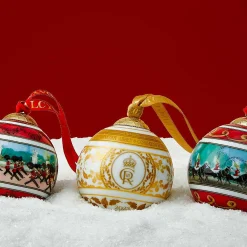 Halcyon Days Baubles*Coronation Gold 3" Bauble