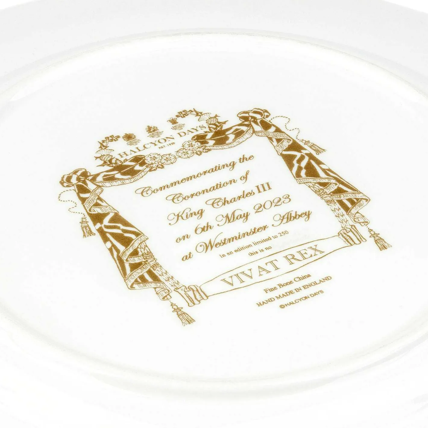 Halcyon Days The Royal Family*Coronation Gold 10" Presentation Plate