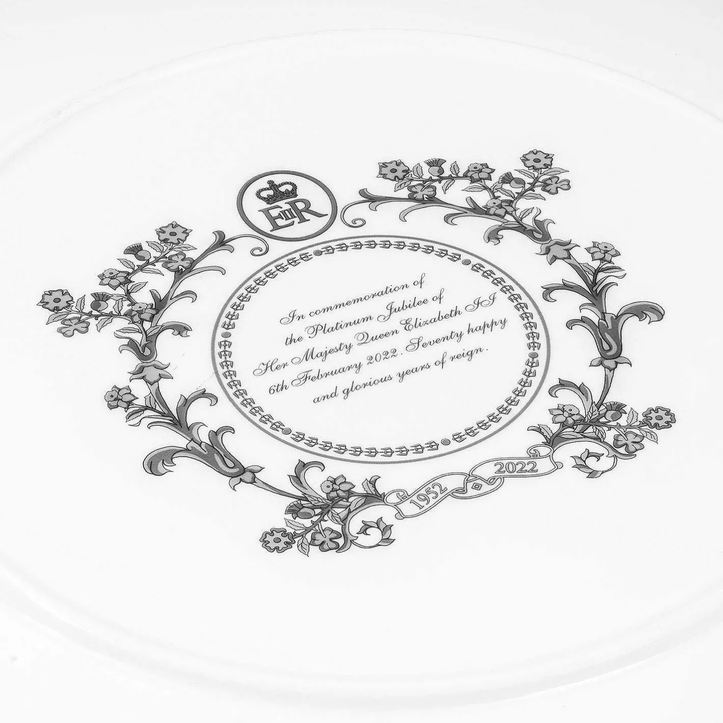 Halcyon Days The Royal Family*Portrait Of Hm Queen Elizabeth Ii By Dorothy Wilding 10" Coupe Plate